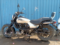 White Matt Bajaj Avenger Street 220