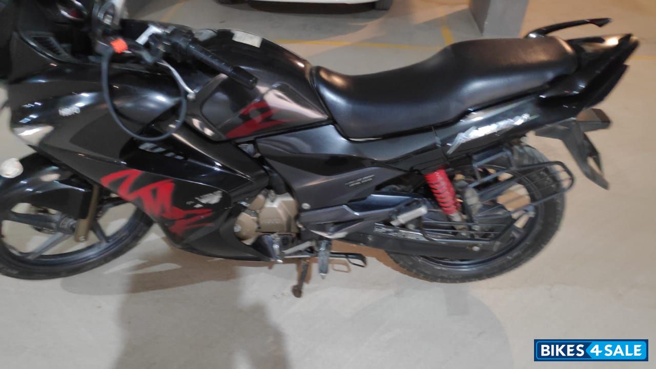 Black Hero Karizma ZMR