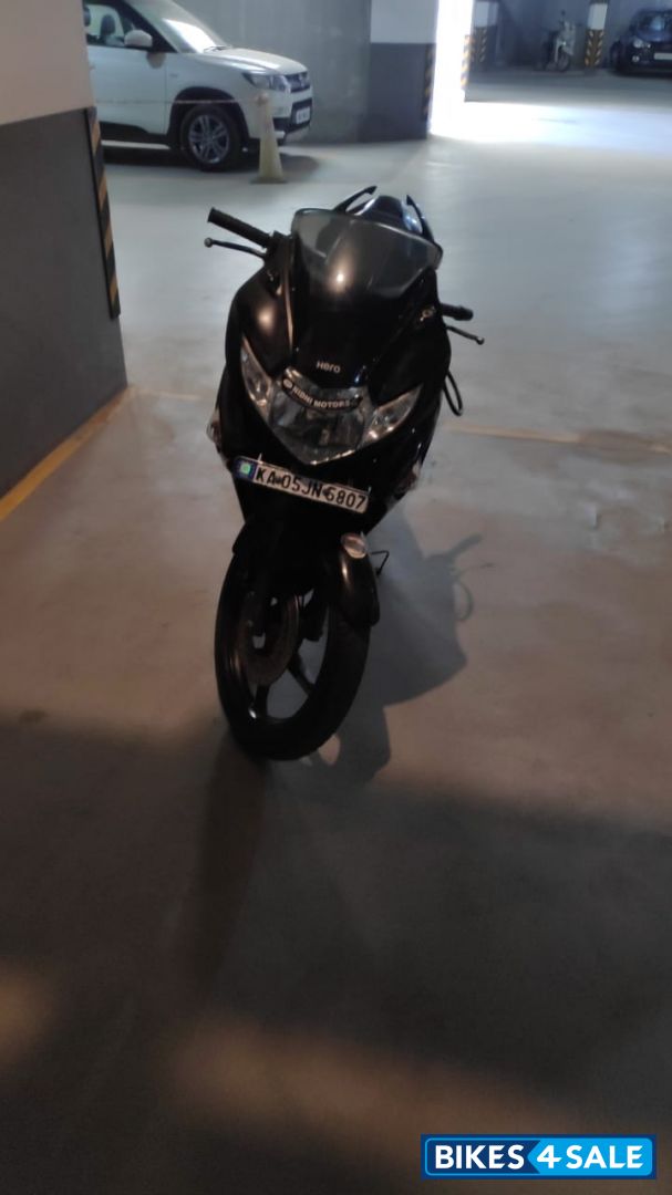 Black Hero Karizma ZMR