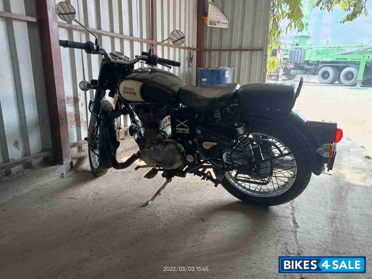 Black Royal Enfield Classic 350