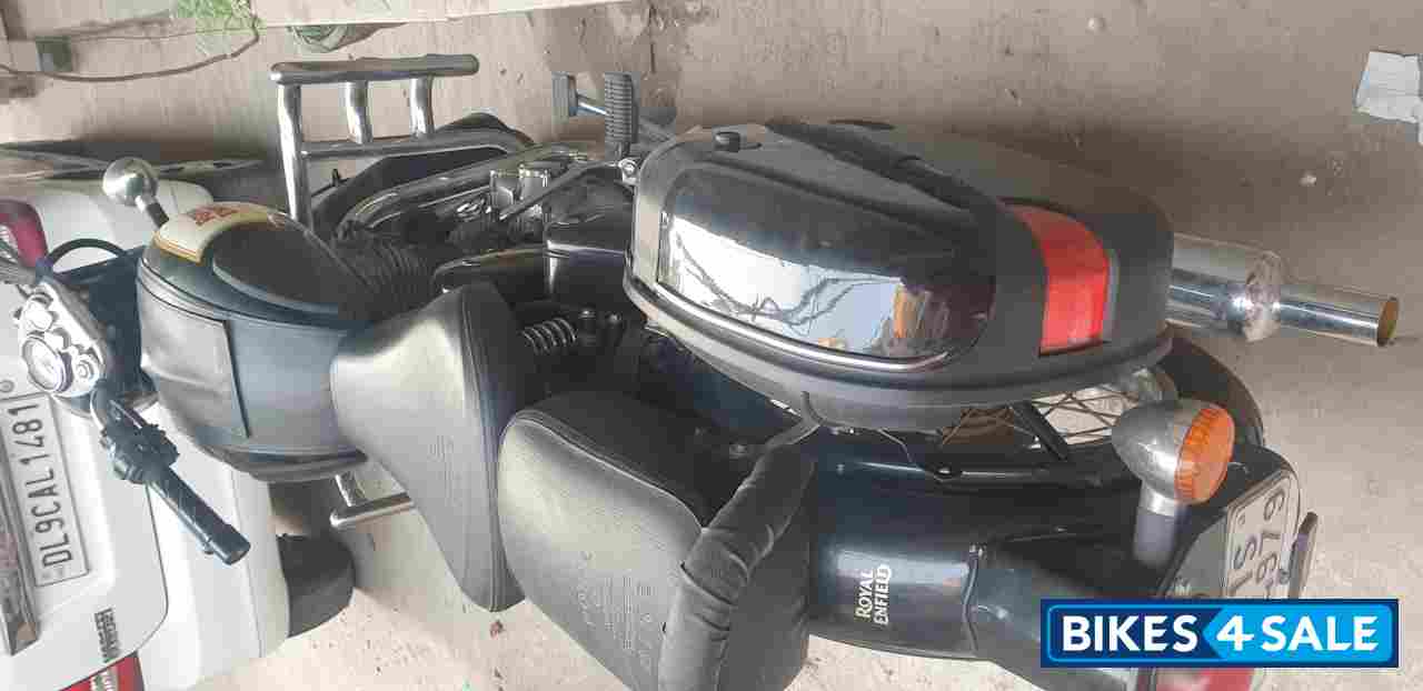 Black Royal Enfield Classic 350