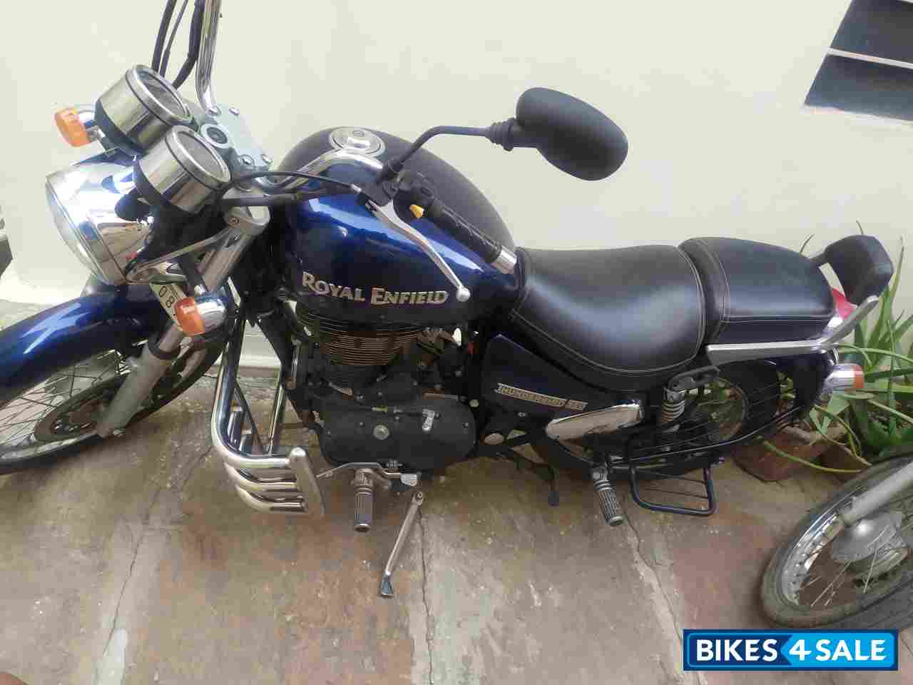 Marin Blue Royal Enfield Thunderbird