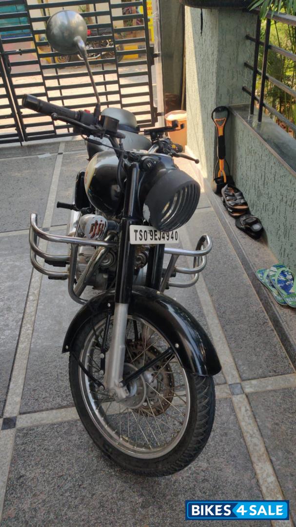 Black Royal Enfield Classic 350 Black Royal Enfield Classic 350