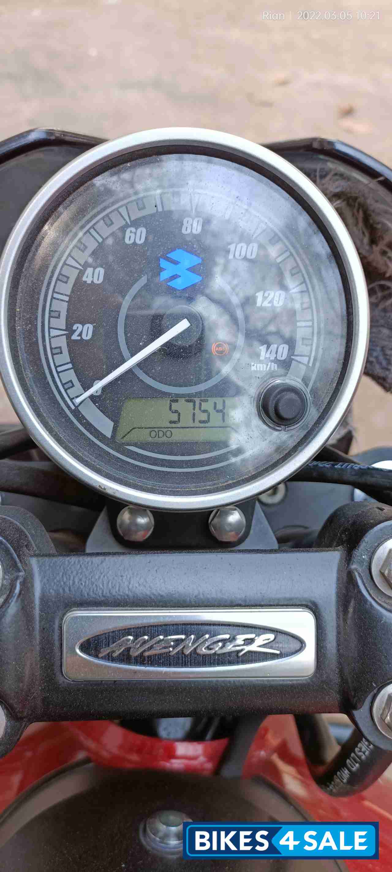 Red Bajaj Avenger Street 160 BS6