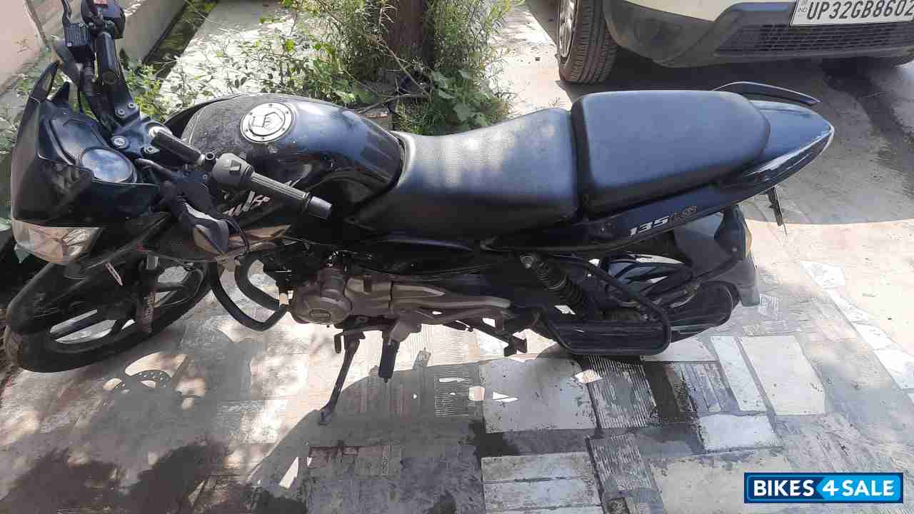 Black Bajaj Pulsar 135LS
