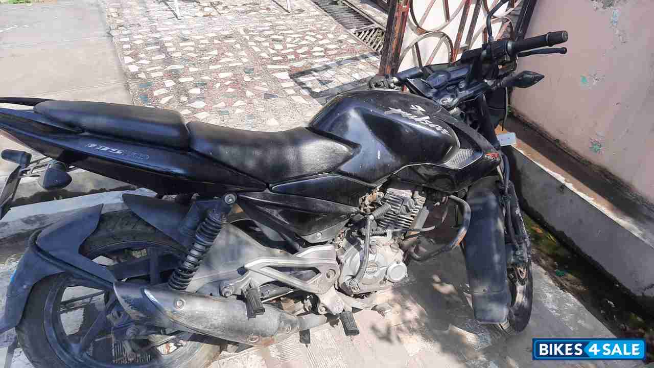 Black Bajaj Pulsar 135LS