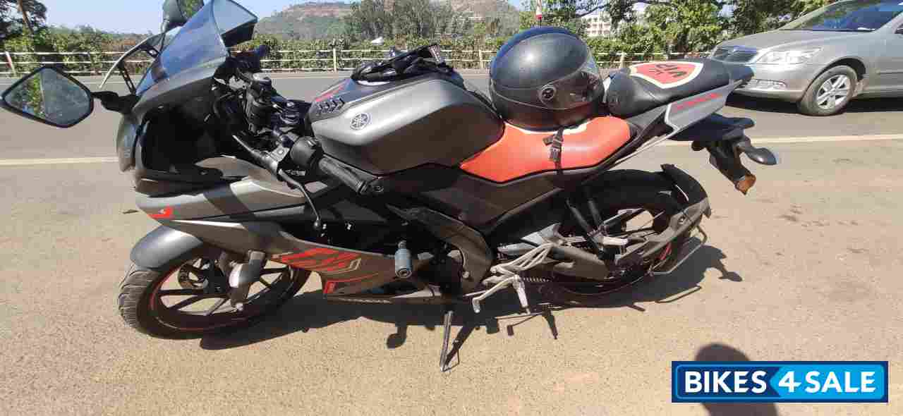 Thunder Grey Yamaha YZF R15 V3 BS6