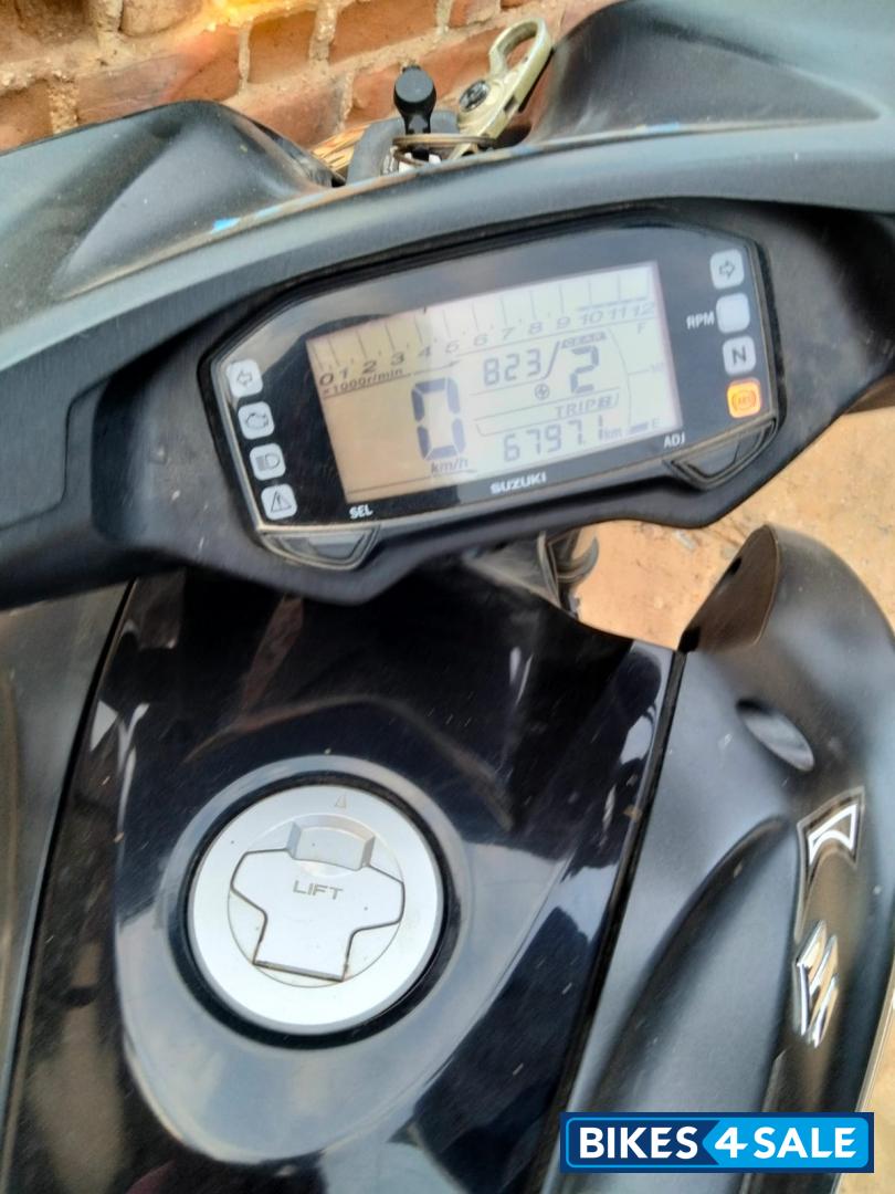 Grey Suzuki Intruder 150 FI