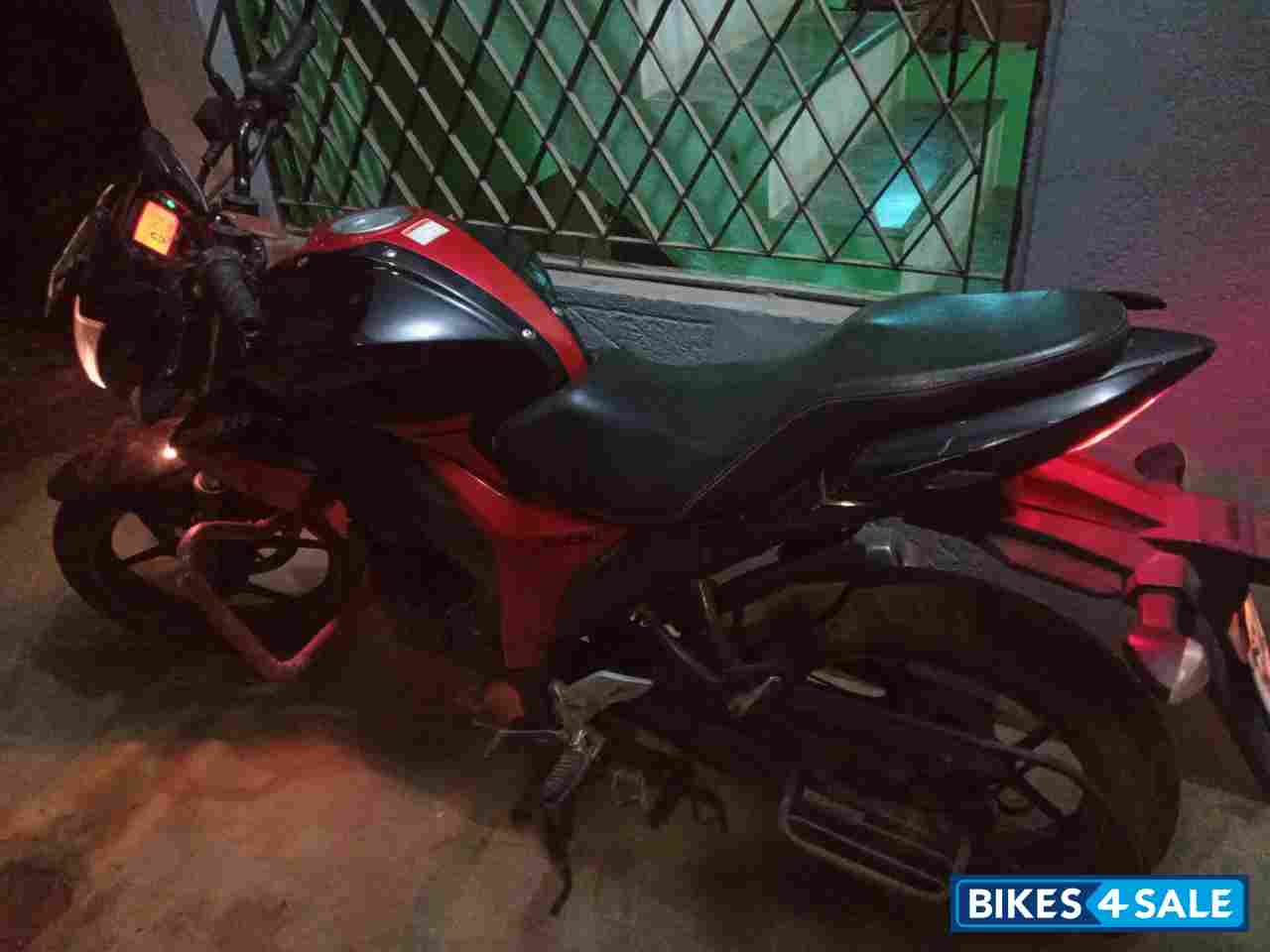 Black & Red Dual Tone Suzuki Gixxer 150