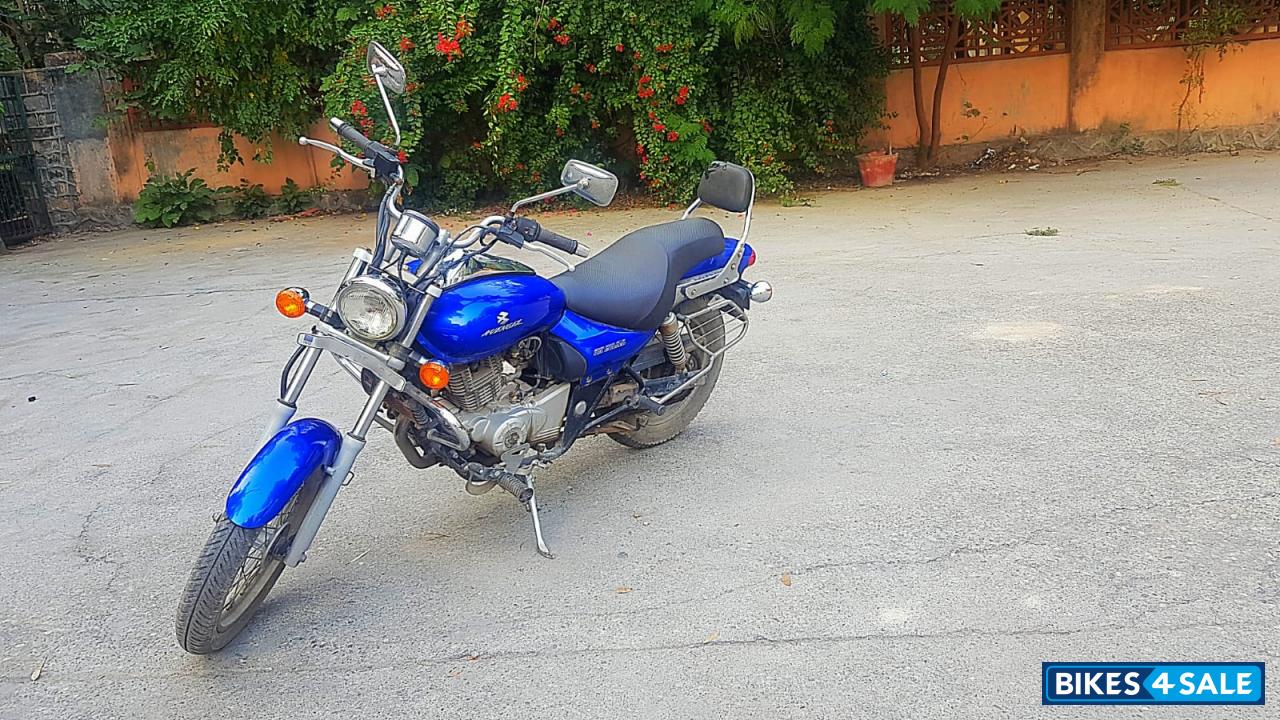 Bajaj Avenger 220 DTS-i