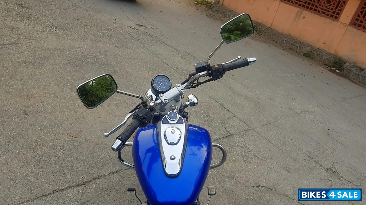 Bajaj Avenger 220 DTS-i