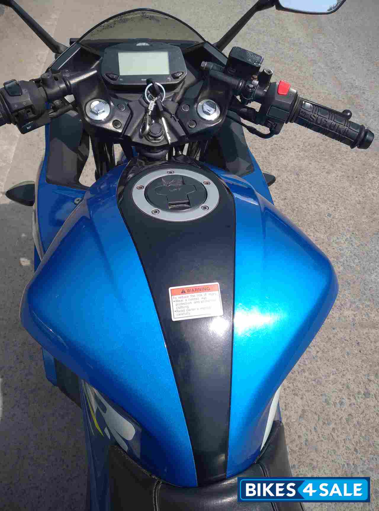 Blue Suzuki Gixxer SF