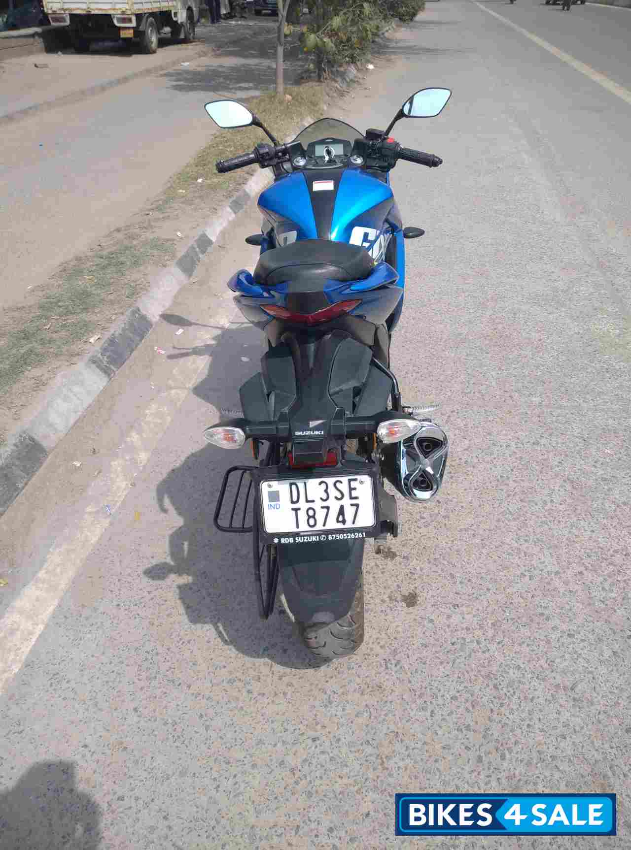 Blue Suzuki Gixxer SF
