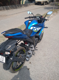 Blue Suzuki Gixxer SF