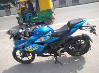 Blue Suzuki Gixxer SF