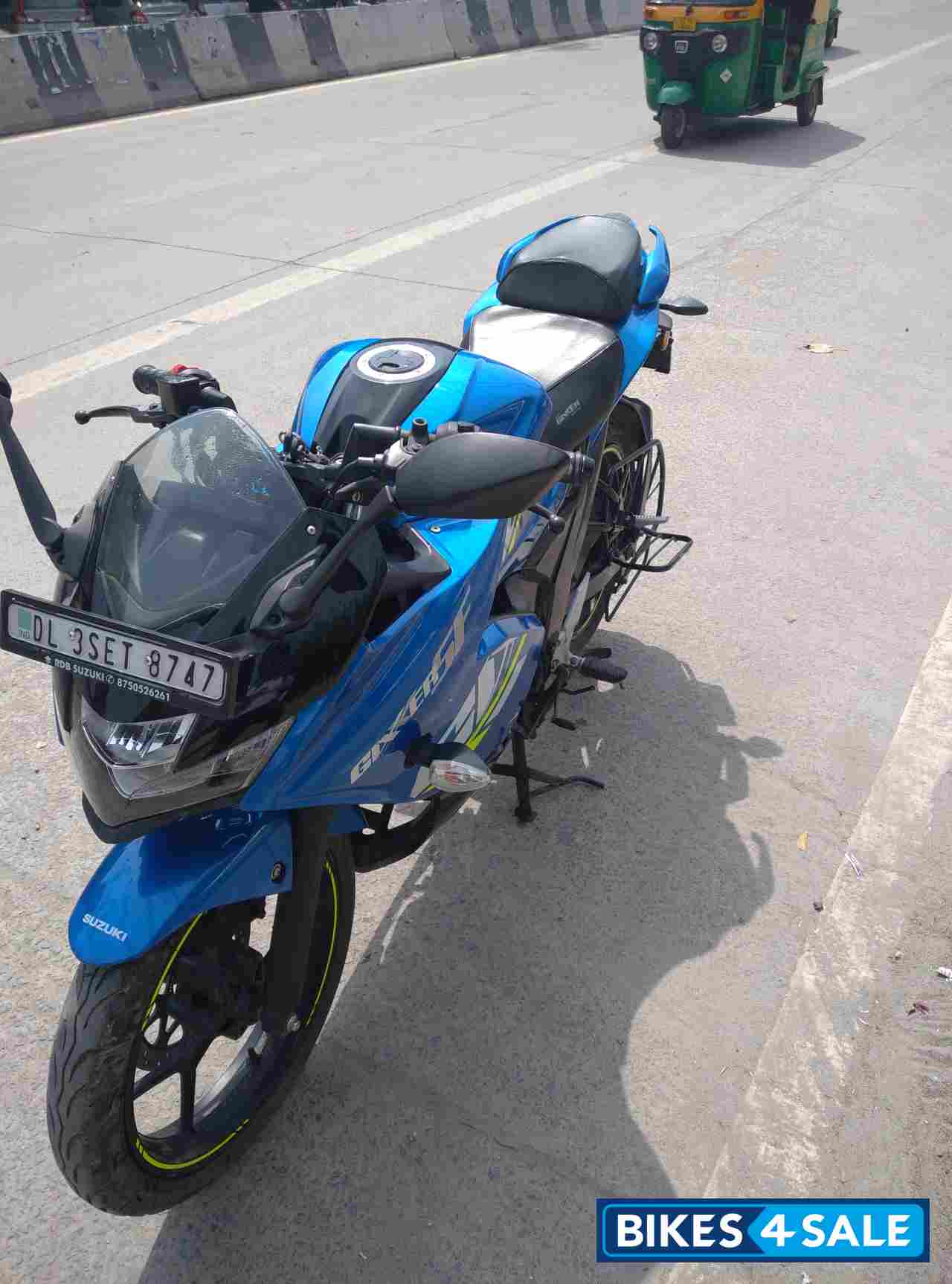 Blue Suzuki Gixxer SF