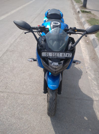 Blue Suzuki Gixxer SF