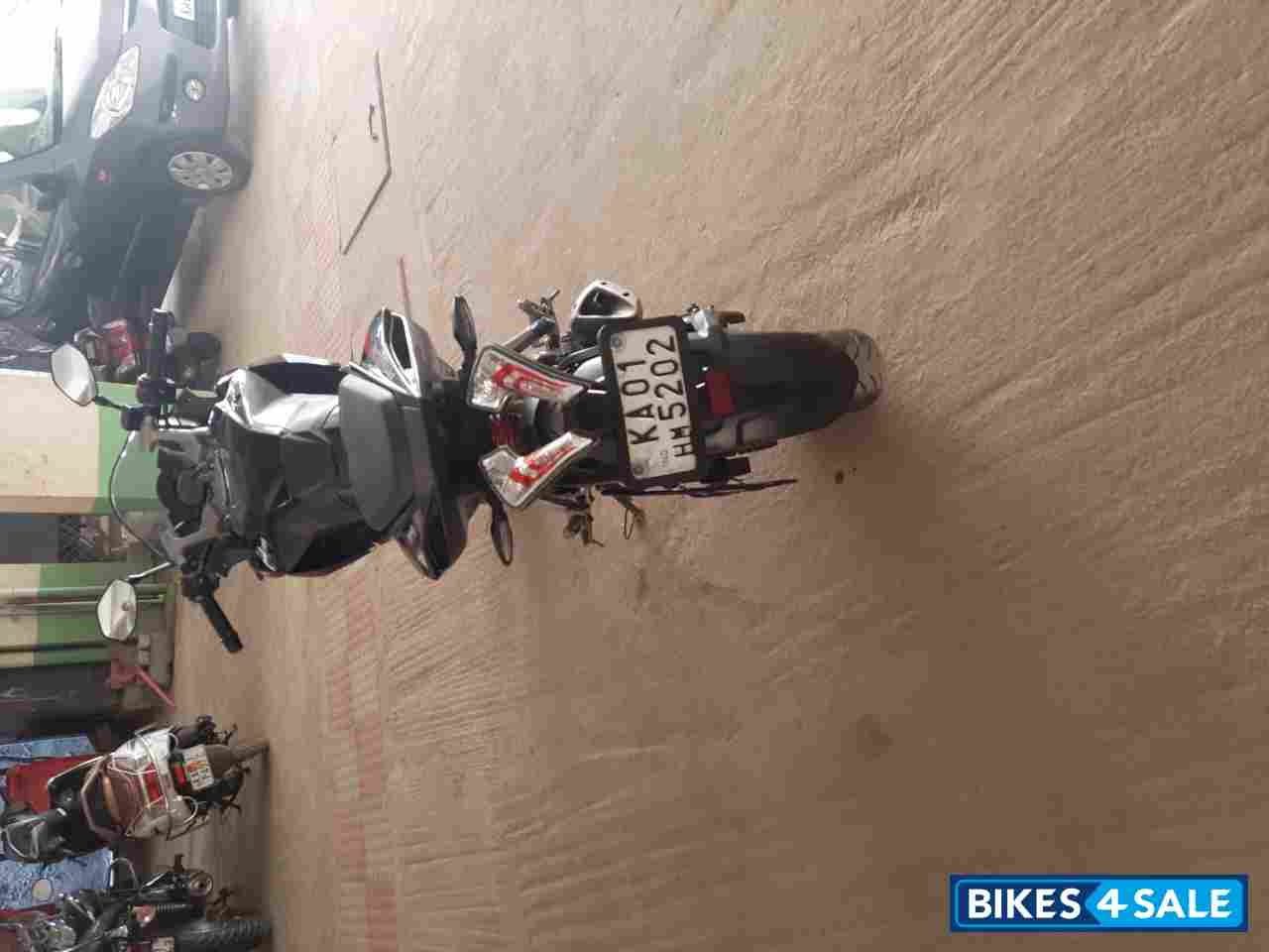 Black Bajaj Pulsar RS 200 Black Bajaj Pulsar RS 200