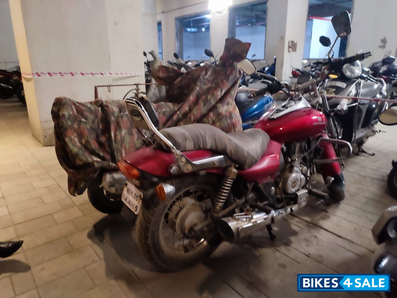 Bajaj Avenger 220 DTS-i