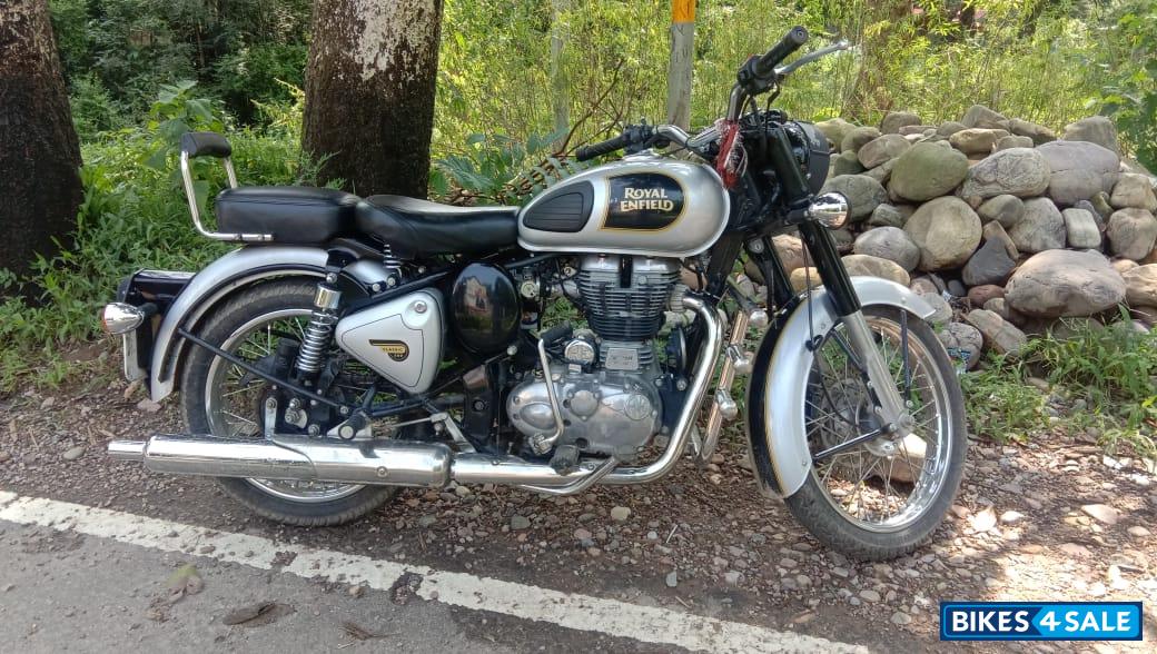 Silver Royal Enfield Classic 500 Silver Royal Enfield Classic 500