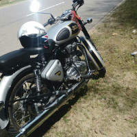 Silver Royal Enfield Classic 500