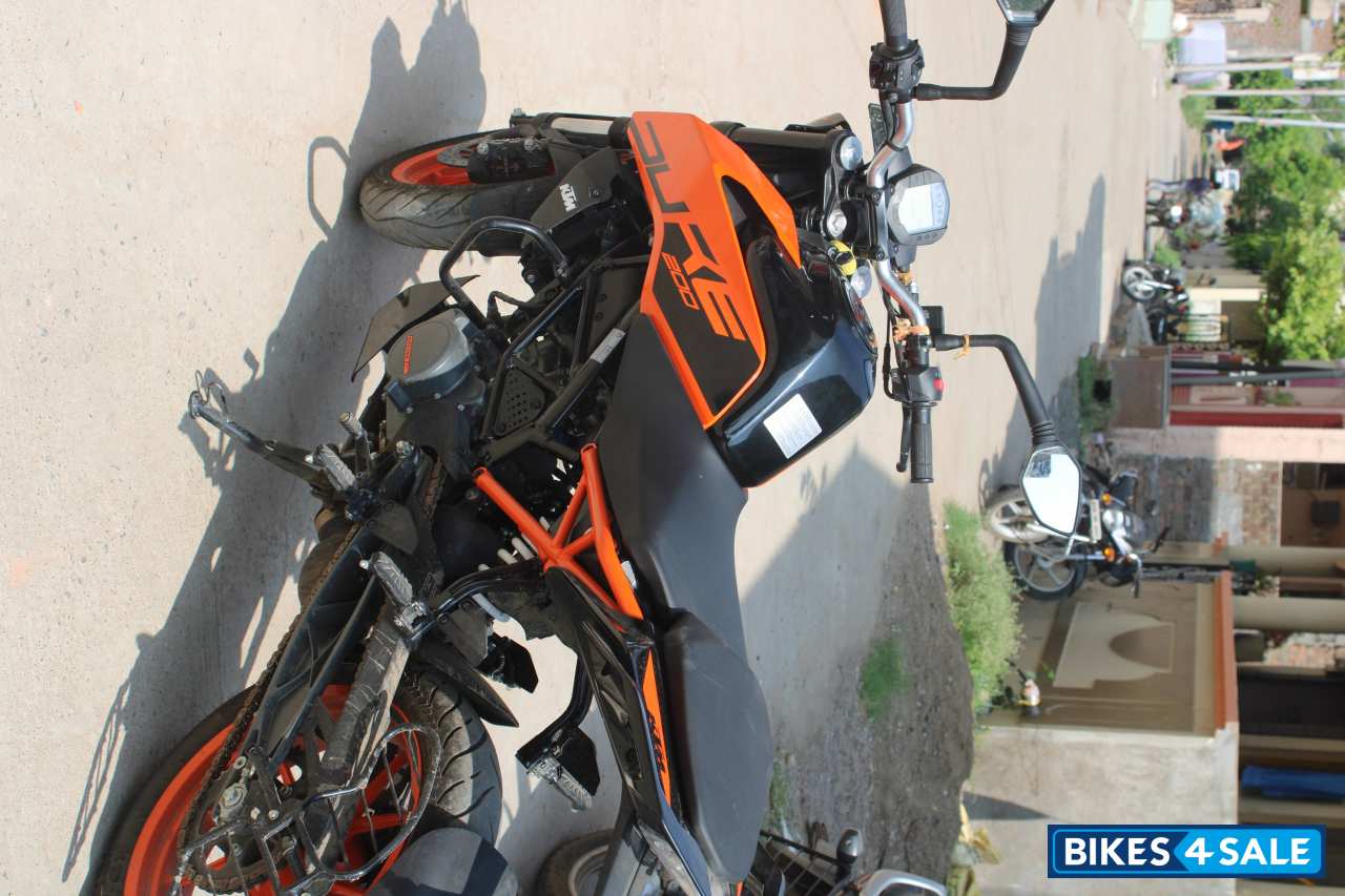Orange Black KTM Duke 200 2020