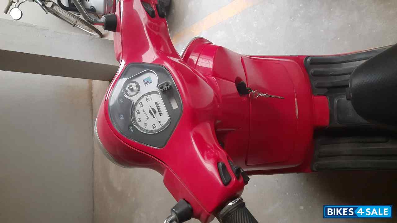 Red Piaggio  VESPA
