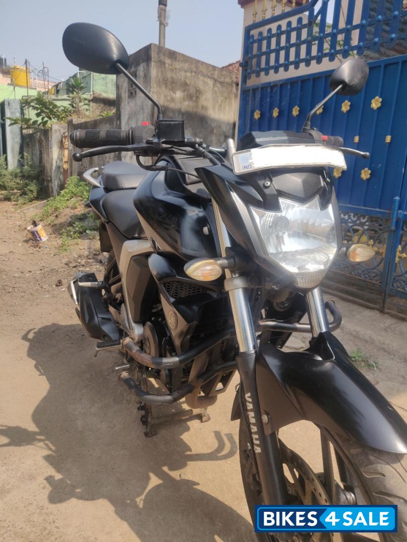 Black Yamaha FZ FI V2