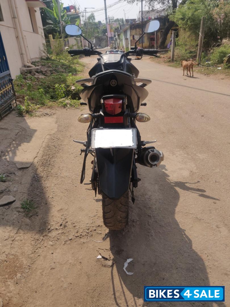 Black Yamaha FZ FI V2