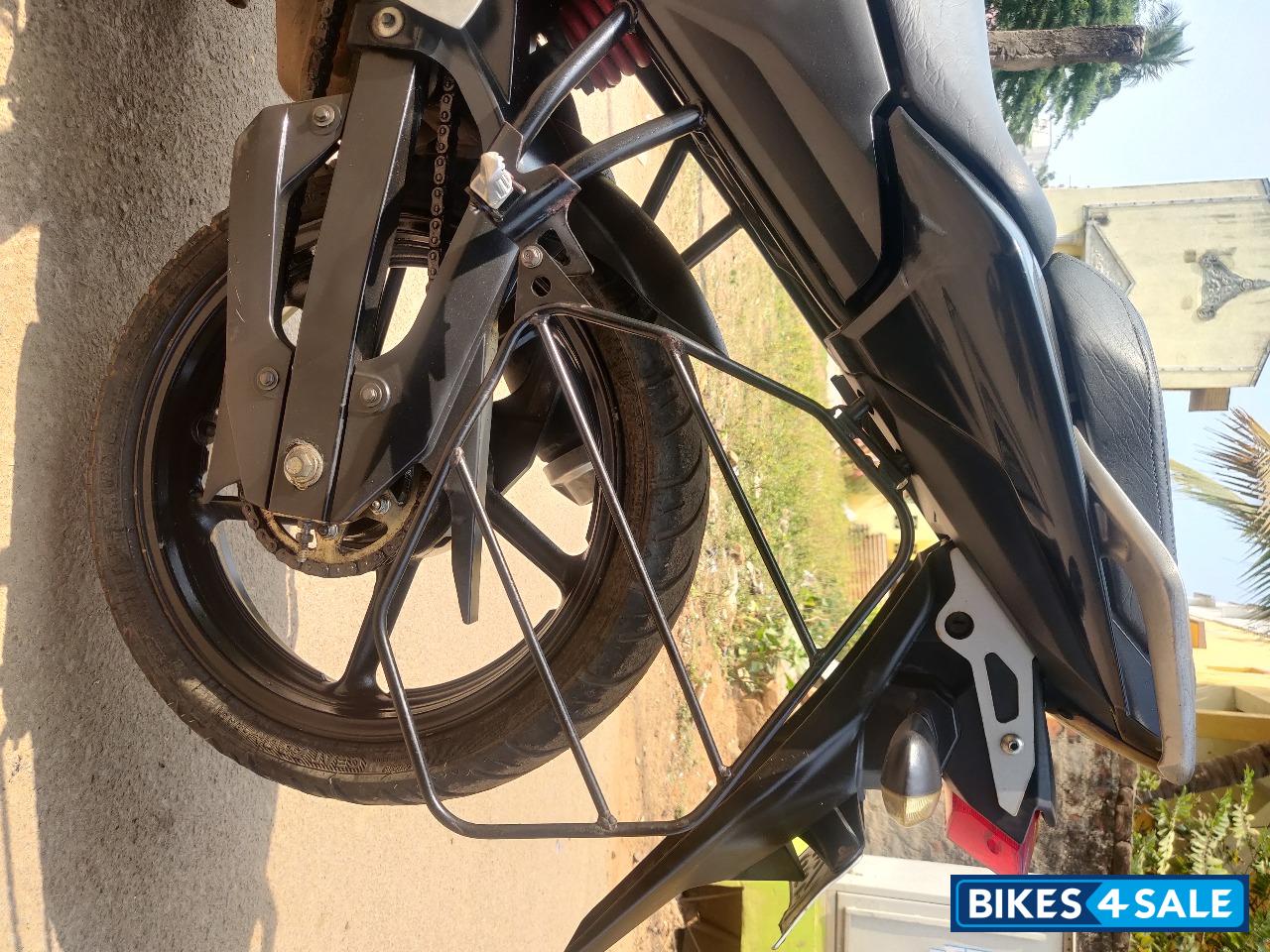 Black Yamaha FZ FI V2