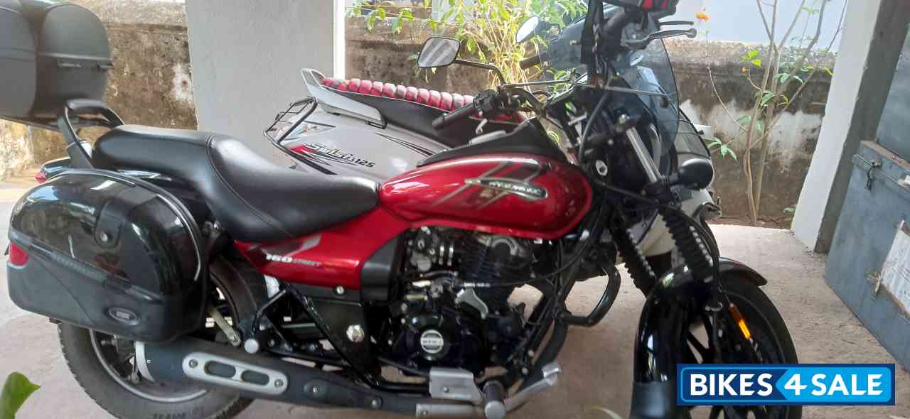 Red Bajaj Avenger Street 160