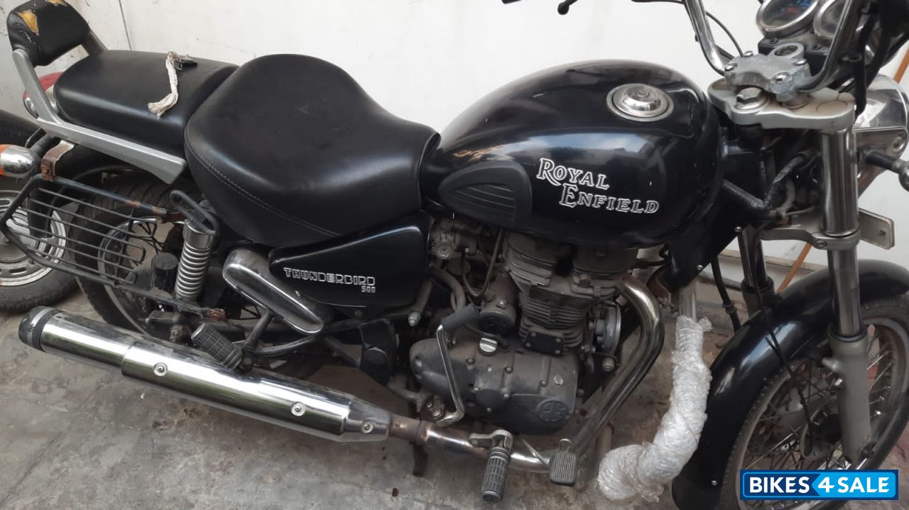 Black Royal Enfield Thunderbird 500