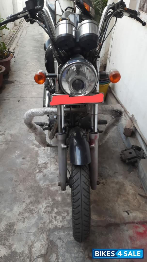 Black Royal Enfield Thunderbird 500