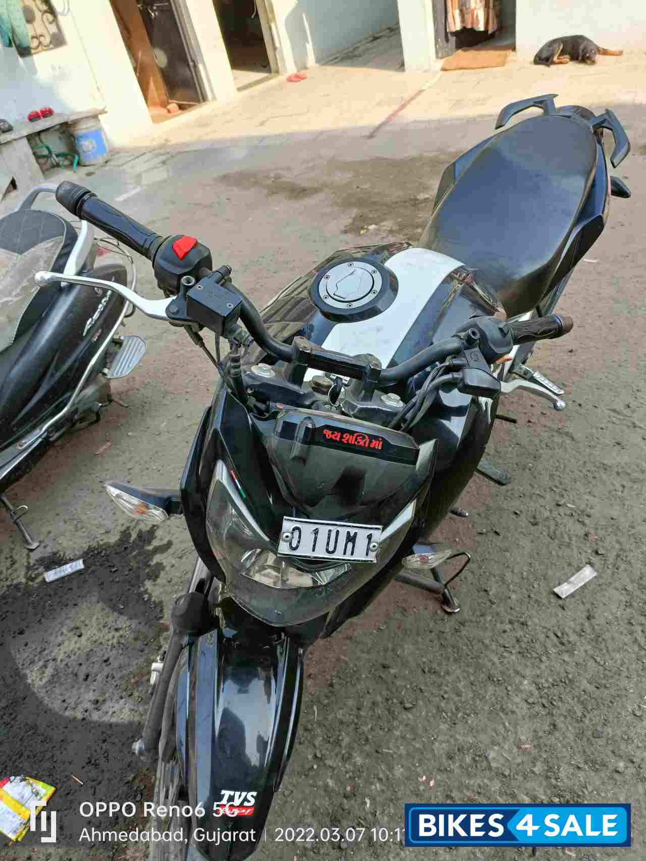 Black TVS Apache RTR 160 4V
