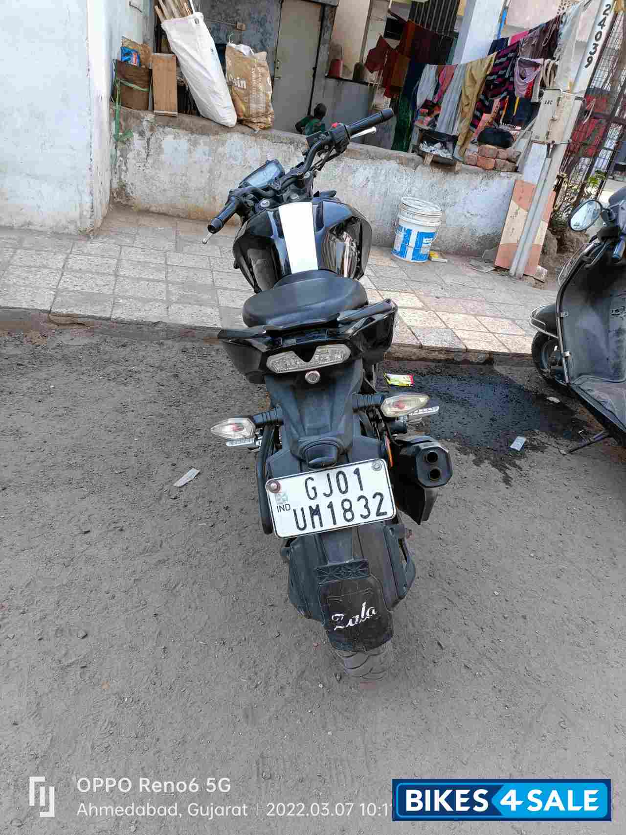 Black TVS Apache RTR 160 4V