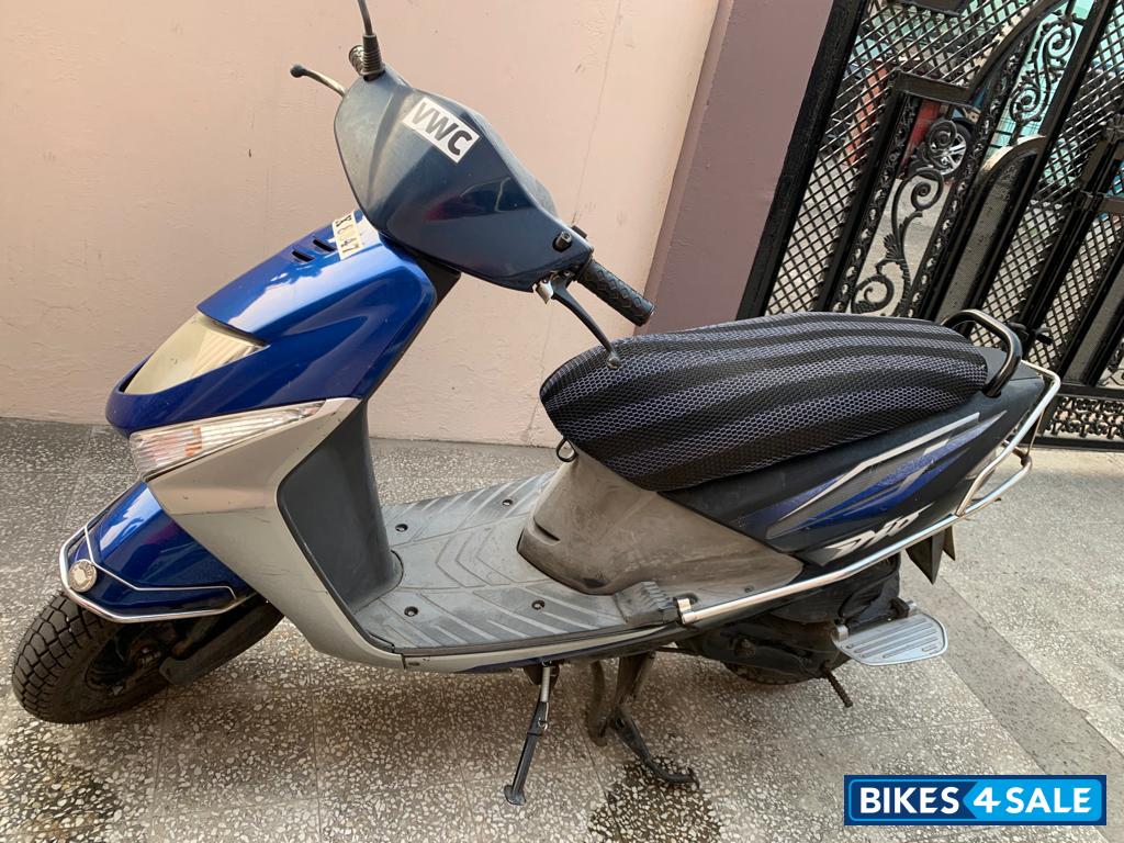 Blue Honda Dio