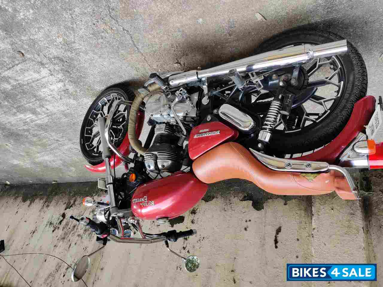 Red Royal Enfield Thunderbird TwinSpark 350