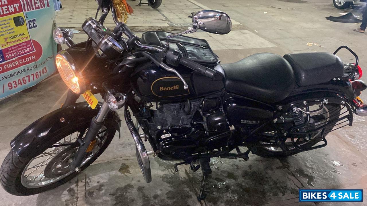 Black Benelli Imperiale 400 BS6