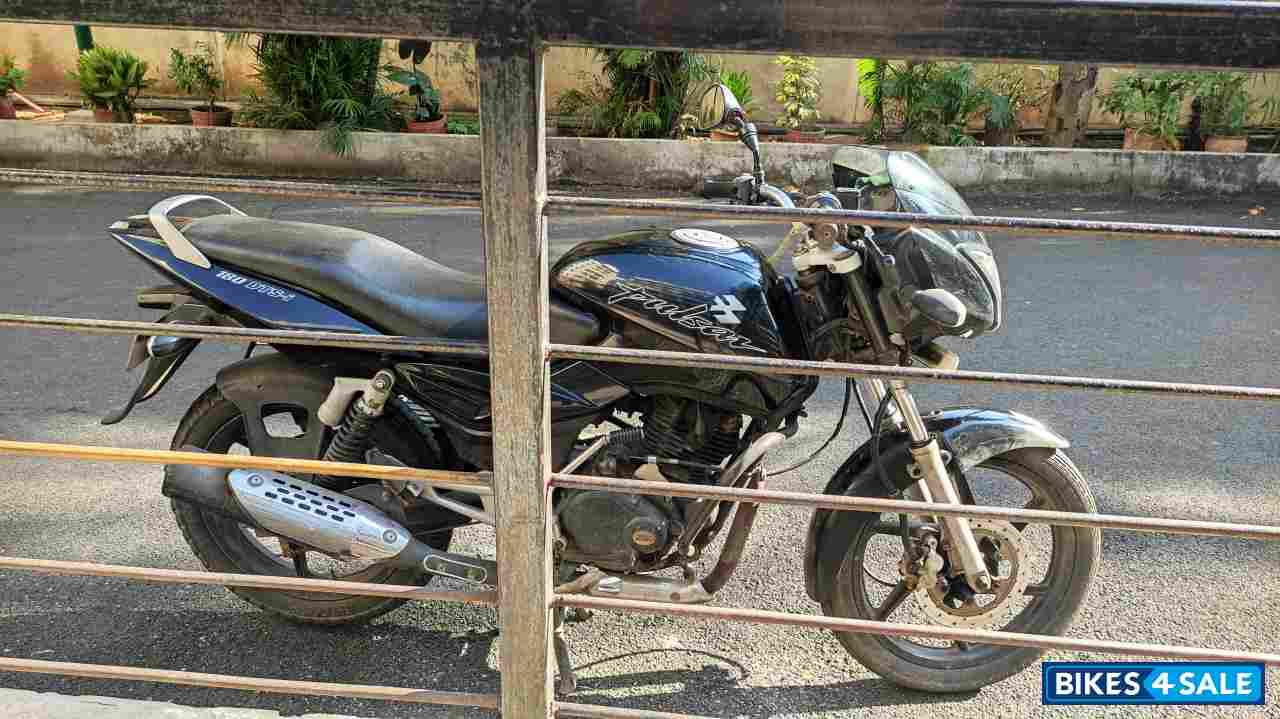 Bajaj Pulsar 180