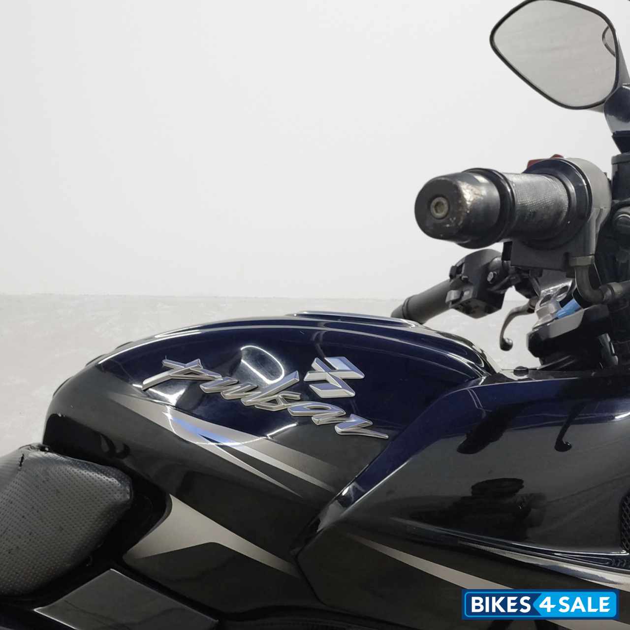 Bajaj Pulsar 220F Bajaj Pulsar 220F