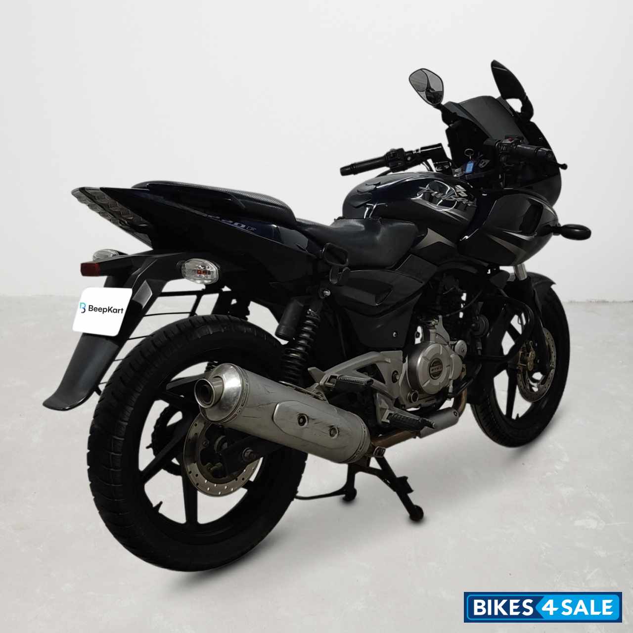 Bajaj Pulsar 220F Bajaj Pulsar 220F