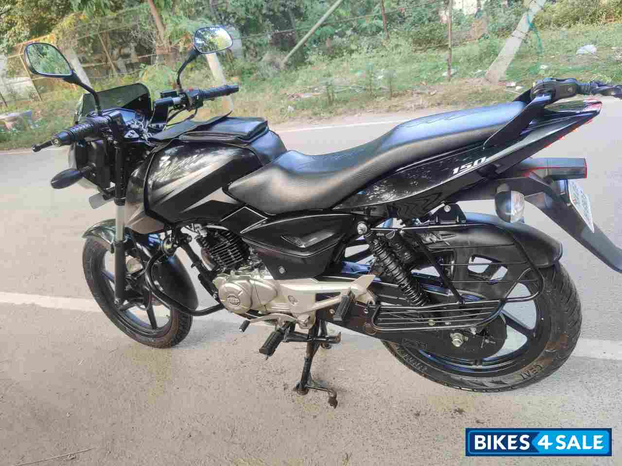 Black Bajaj Pulsar 150 DTSi Black Bajaj Pulsar 150 DTSi