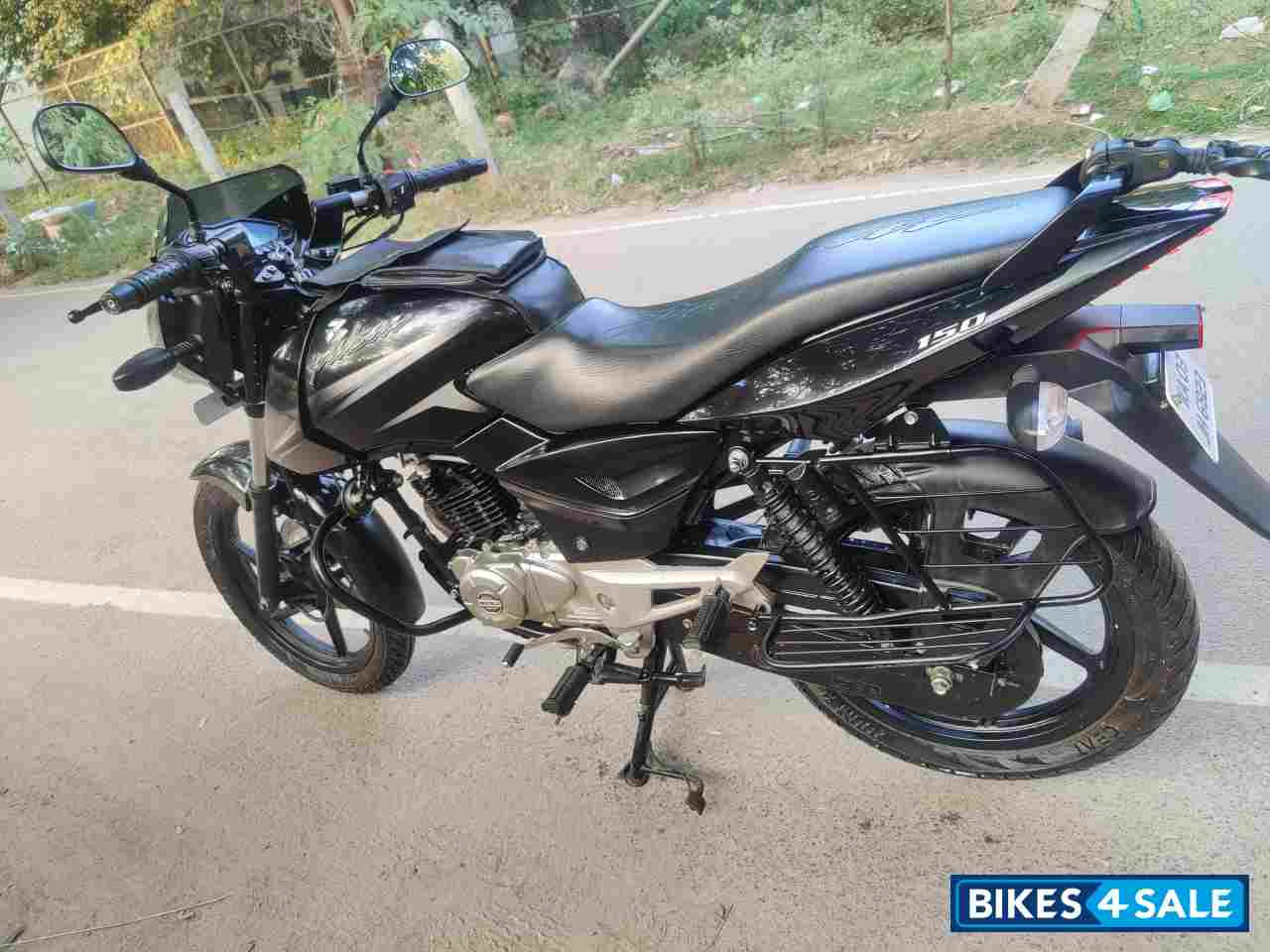 Black Bajaj Pulsar 150 DTSi Black Bajaj Pulsar 150 DTSi