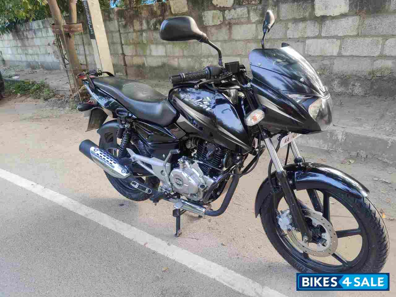 Black Bajaj Pulsar 150 DTSi Black Bajaj Pulsar 150 DTSi