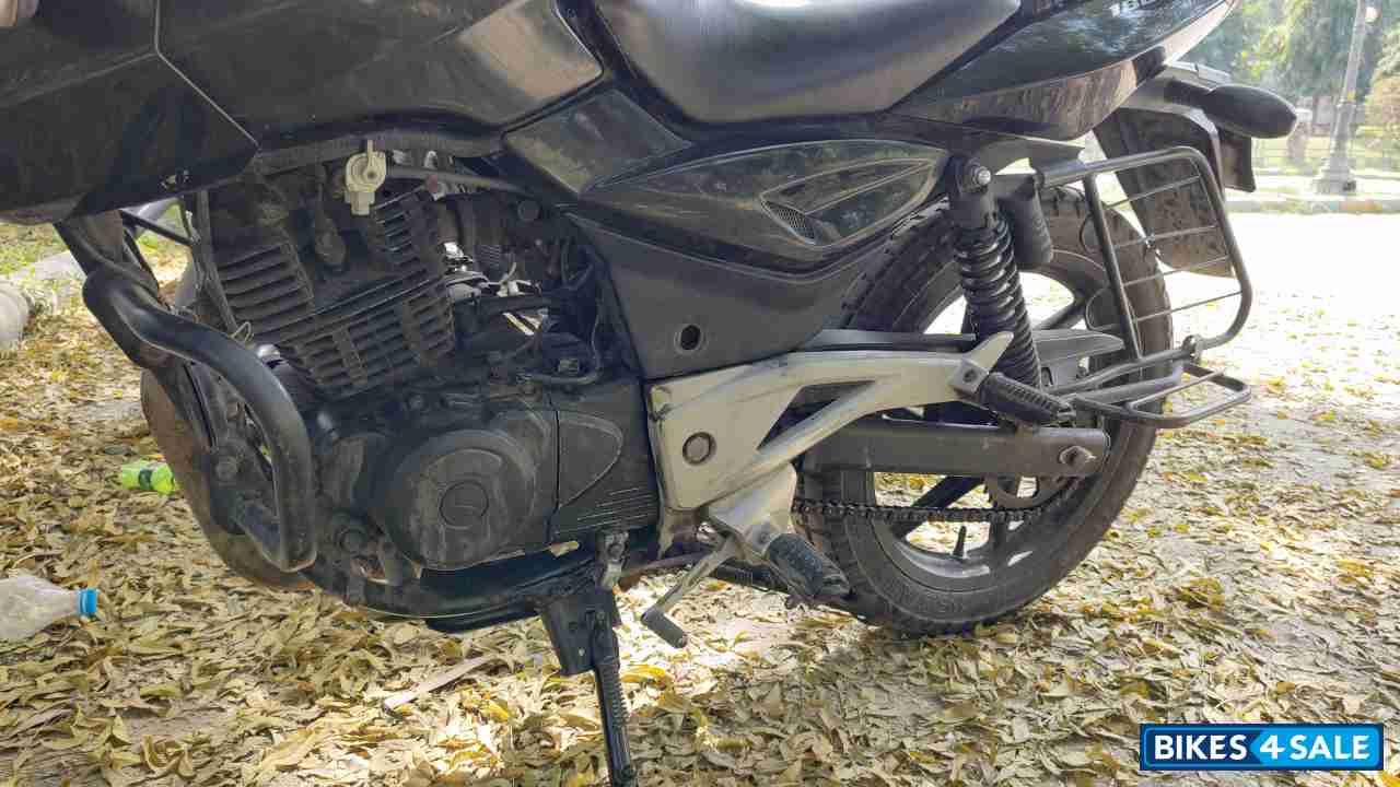 Black Bajaj Pulsar 180