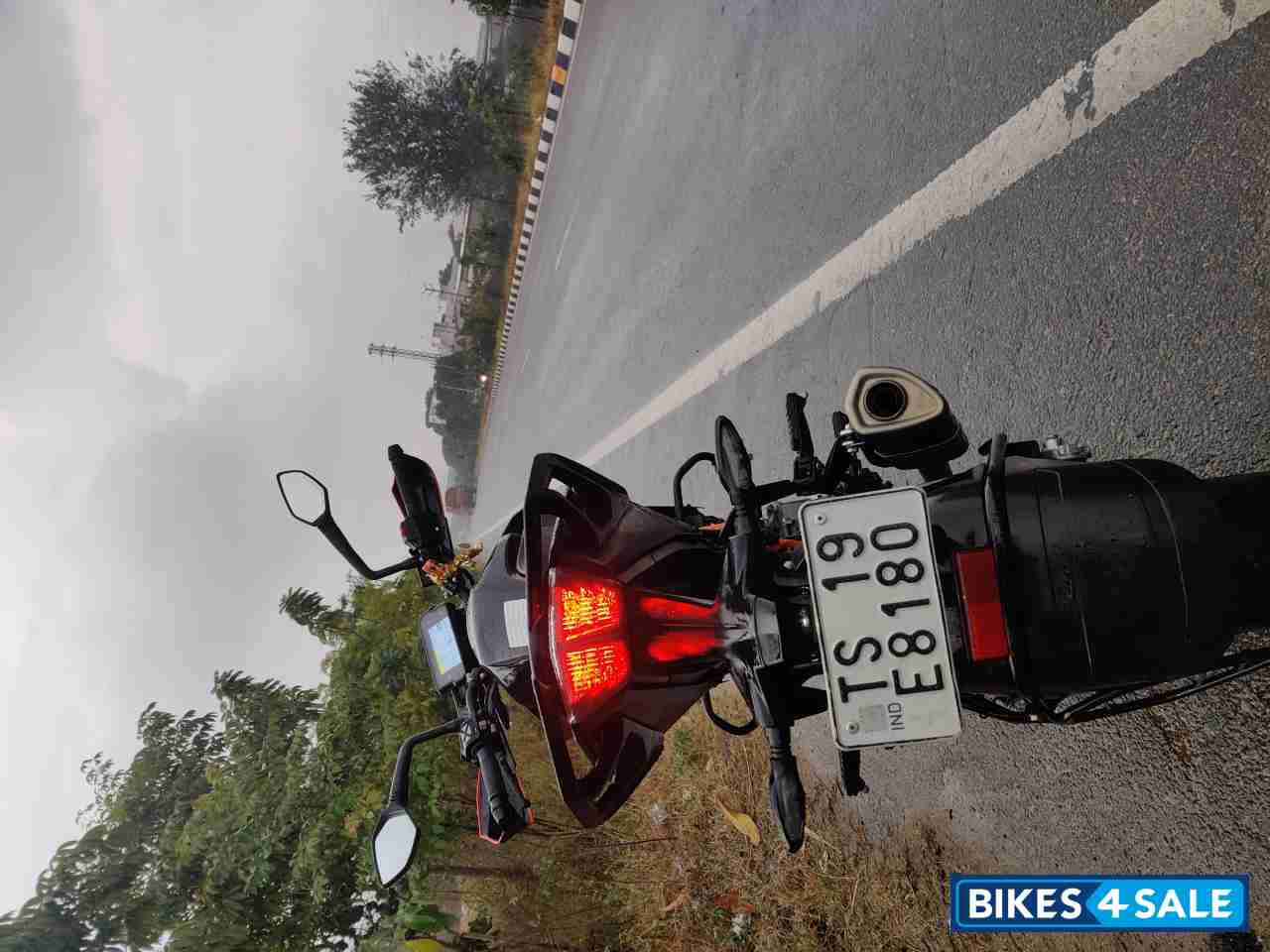 Metallic Grey KTM Duke 390 BS6