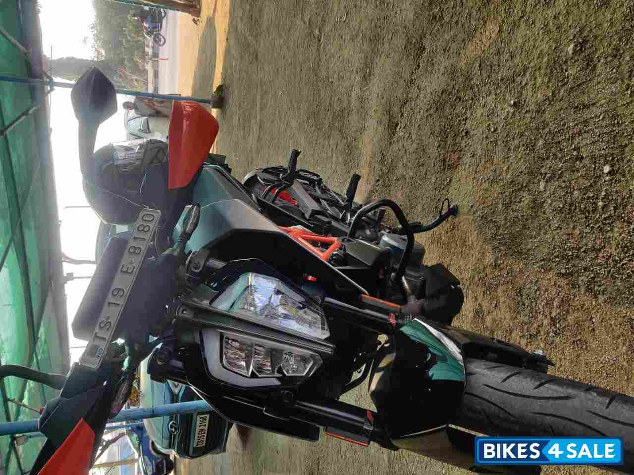 Metallic Grey KTM Duke 390 BS6