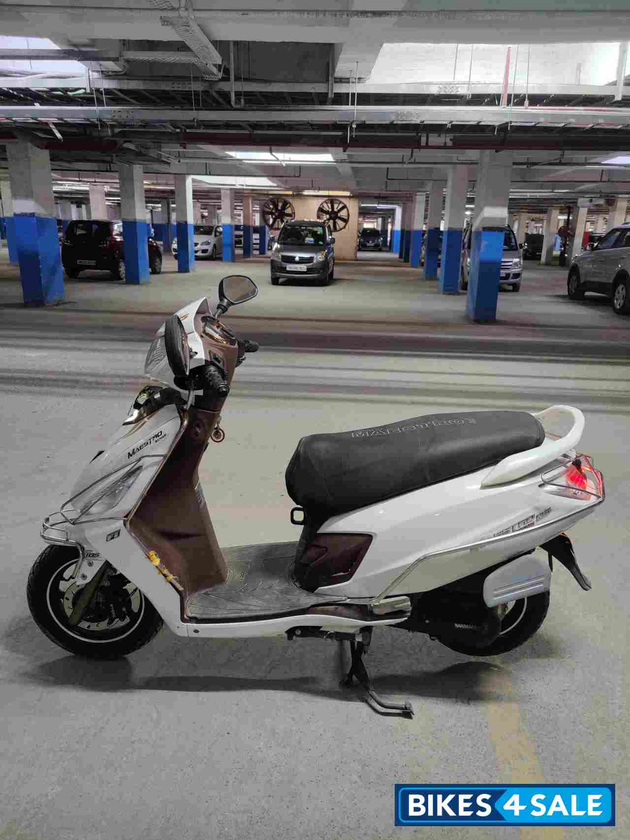 White Hero Maestro Edge 125 FI White Hero Maestro Edge 125 FI