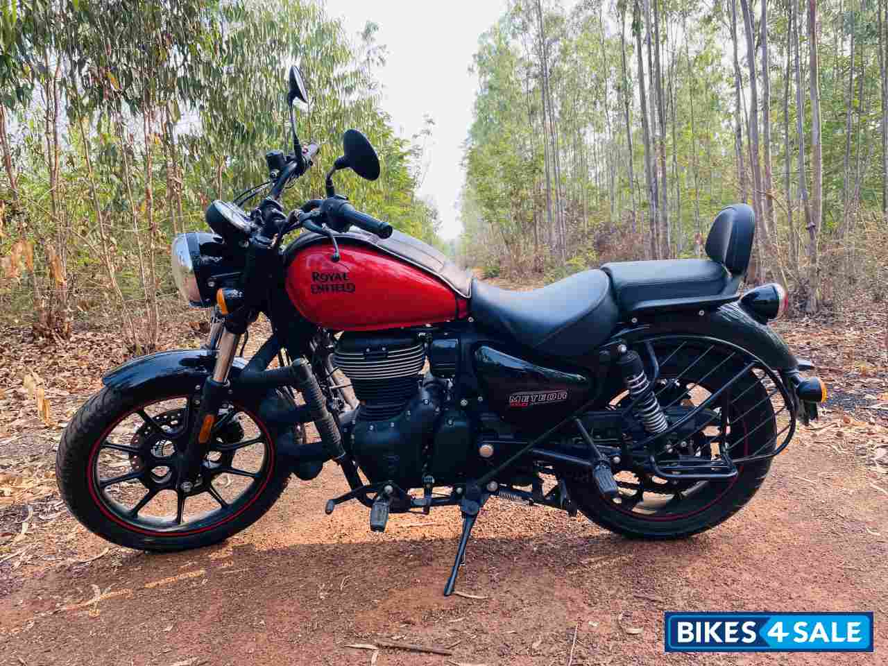 Red Royal Enfield Meteor 350 Fireball