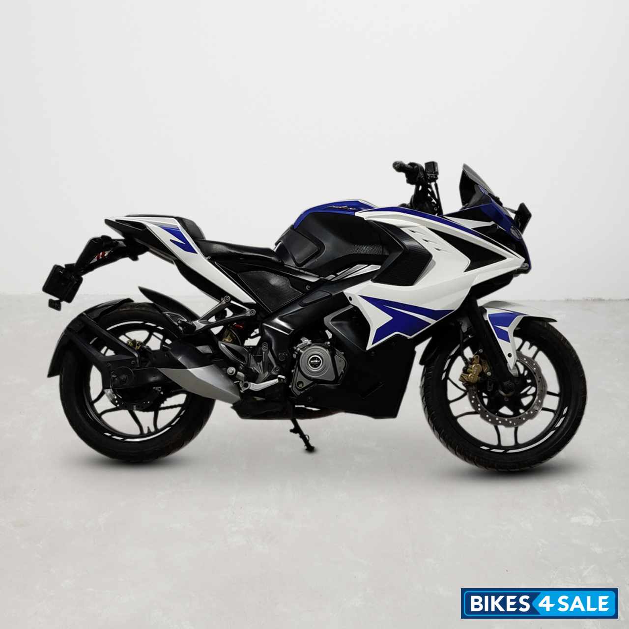Bajaj Pulsar RS 200